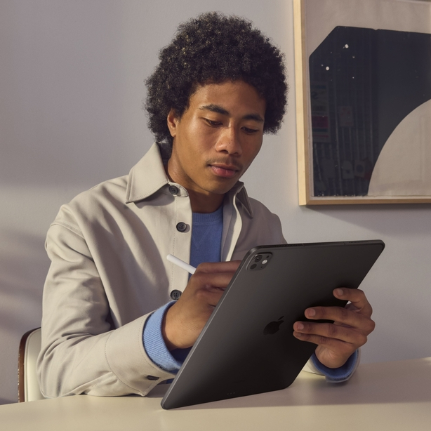 11-inch iPad Pro Wi_Fi 256GB with standard glass-Silver image 9